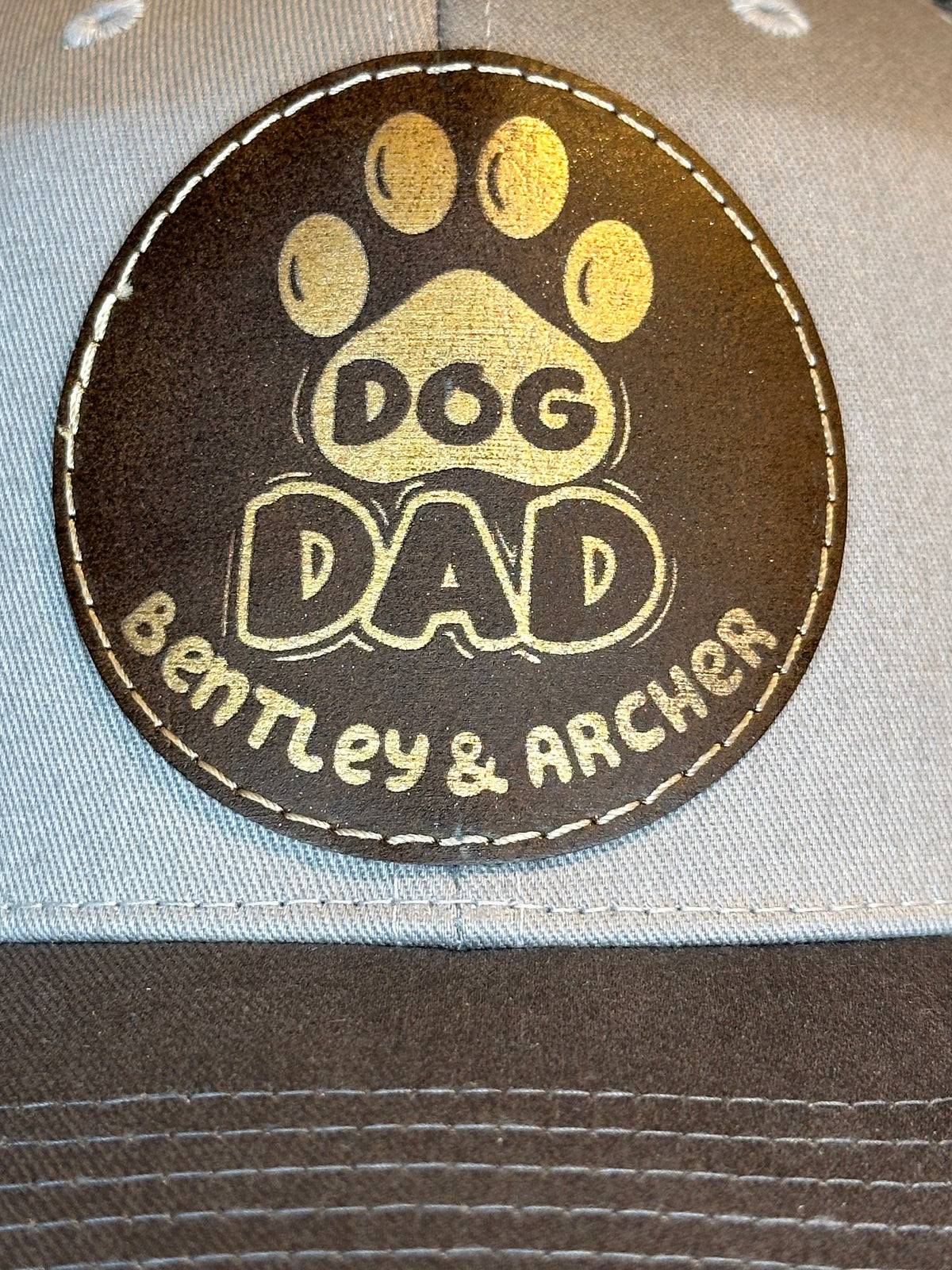 Sombrero para papá perro con parche de cuero