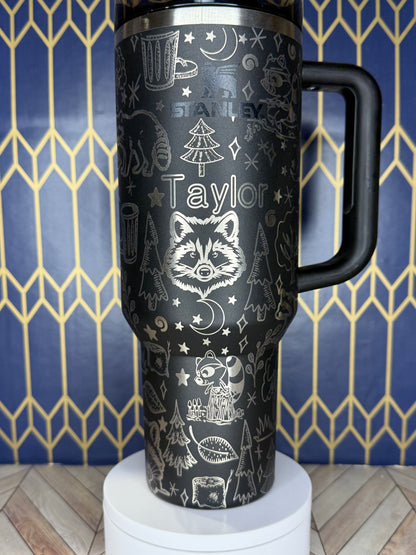 Vaso Stanley Quencher con temática de mapache (30/40 oz)